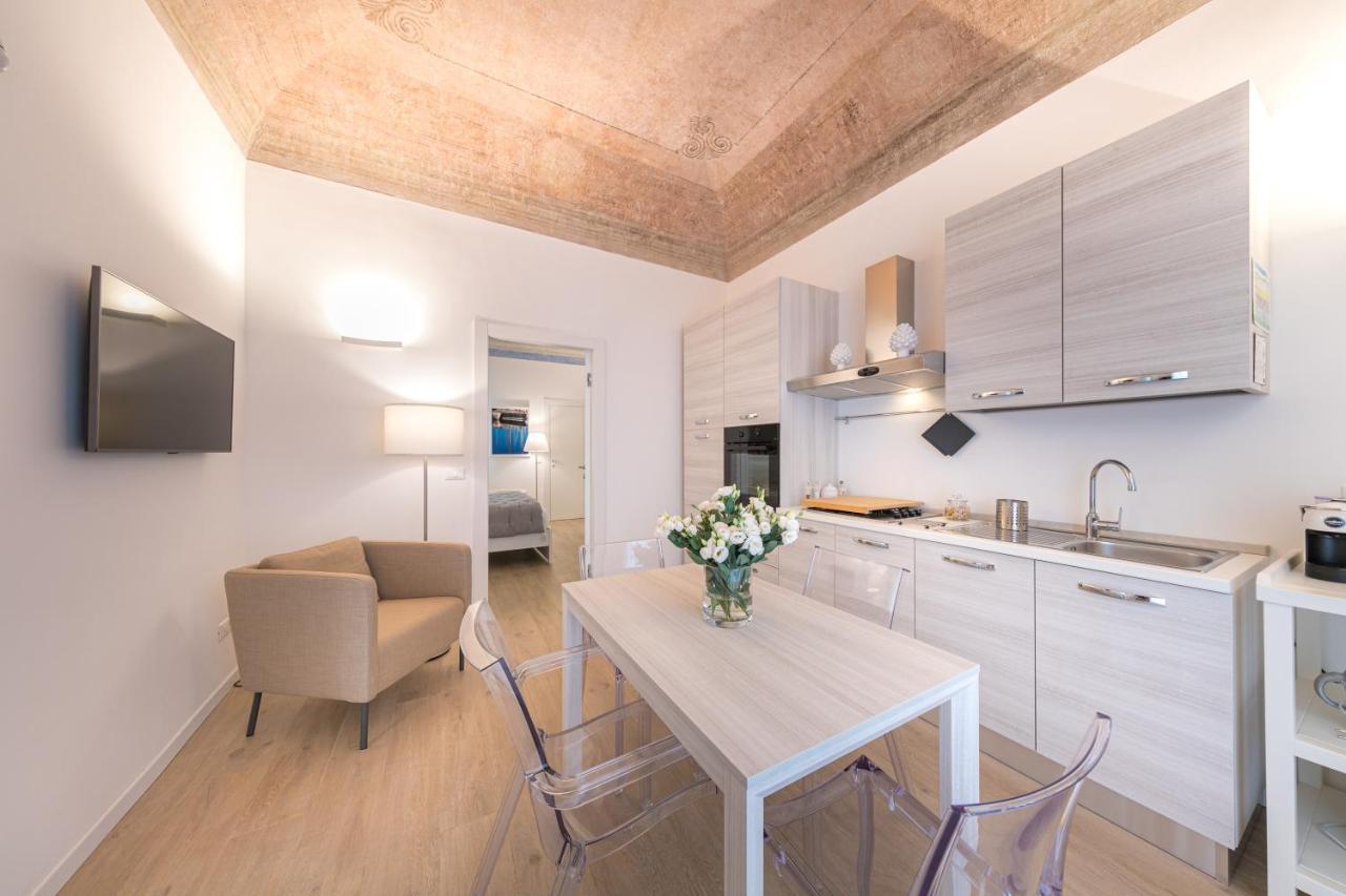 La Home42 Suite Palermo Exterior foto